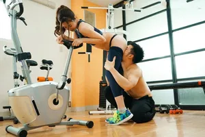 Xin ông xã đi tập gym, bà xã "đi ngoài" với anh pt